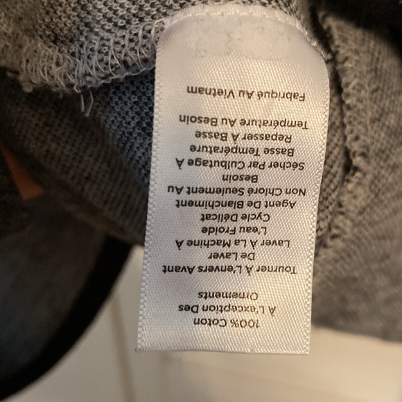 Talbots M blk/grey top.  It will fit a large, but tighter. - Picture 4 of 11